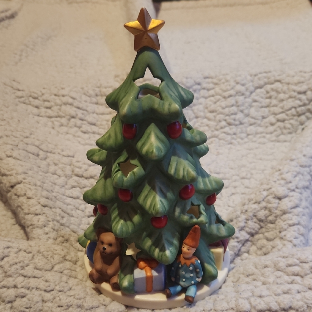 Vintage, Christmas, Holiday, Ceramic Christmas Tree Tealight W Bear And Toy